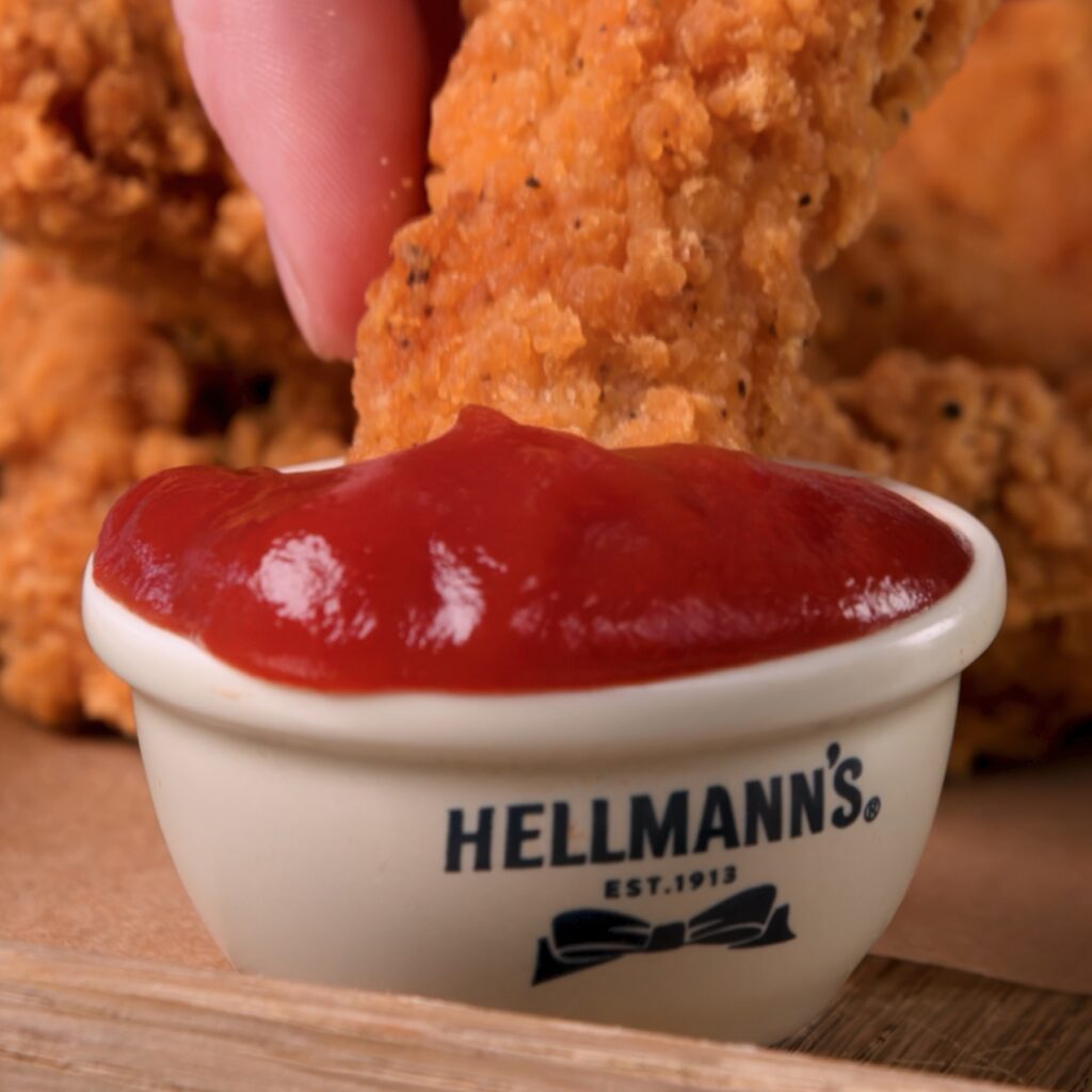 UFS27186 KetchupJerrycan 36 Carousel BrandedProductFocus 1080x1080pxii