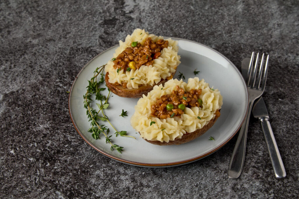 Saxon Foods Small Baked Potato Shepherd’s Pie With KaterVeg! Vegan Mince